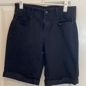 Apt 9 Tummy Control Bermuda Shorts Size 10